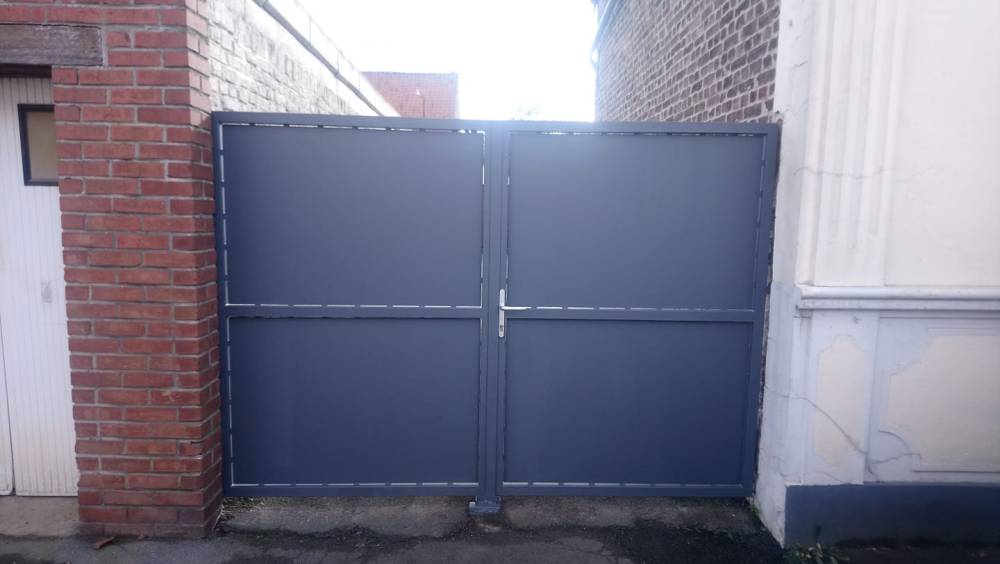 portail bleu foncé